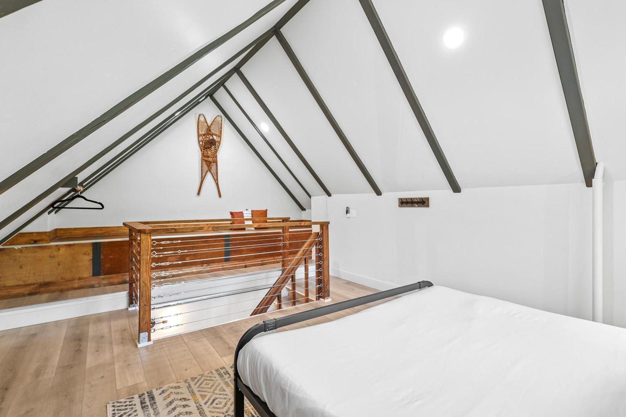 Basecamp Lodge Mount Shasta Room photo
