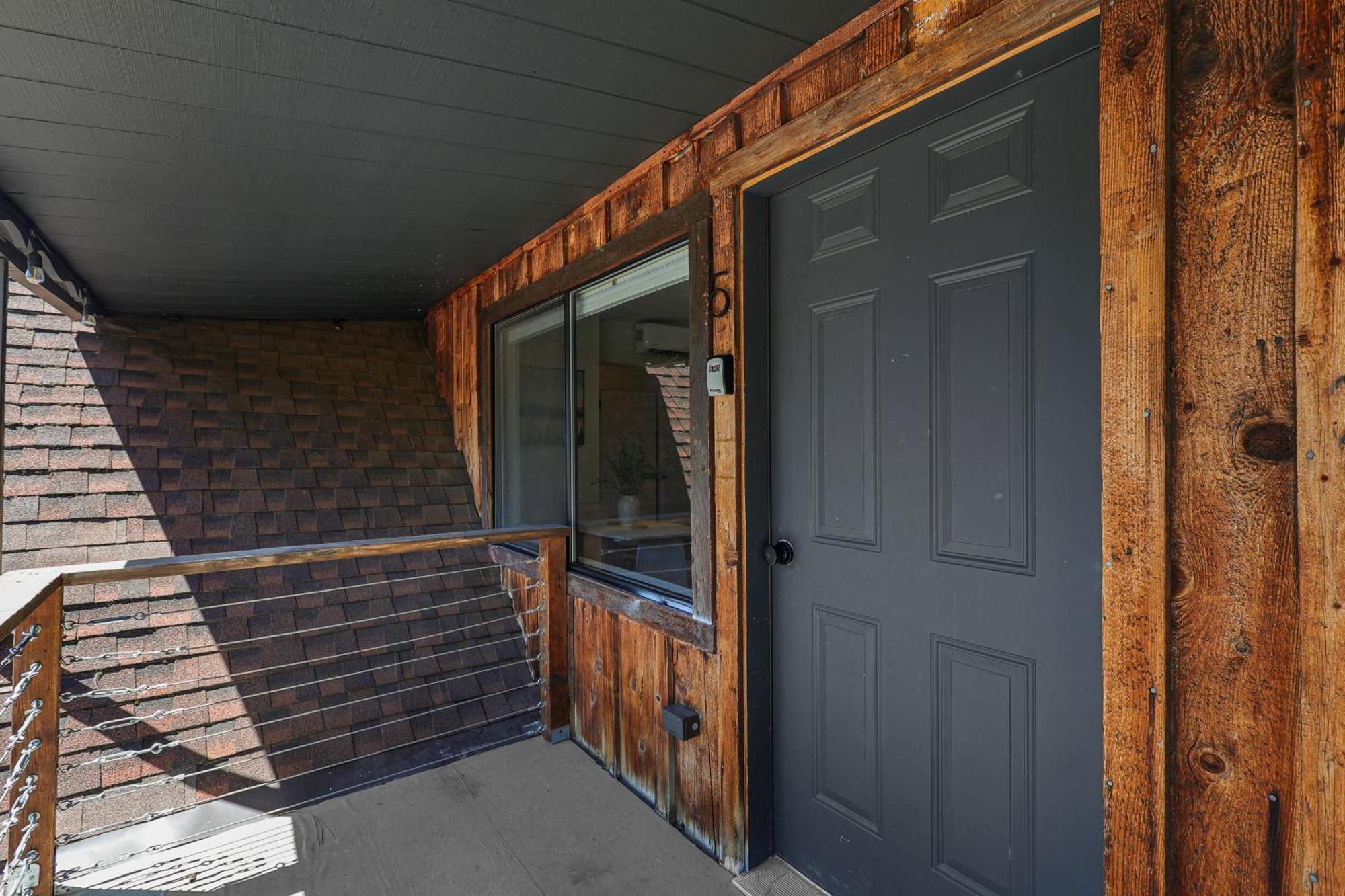Basecamp Lodge Mount Shasta Room photo