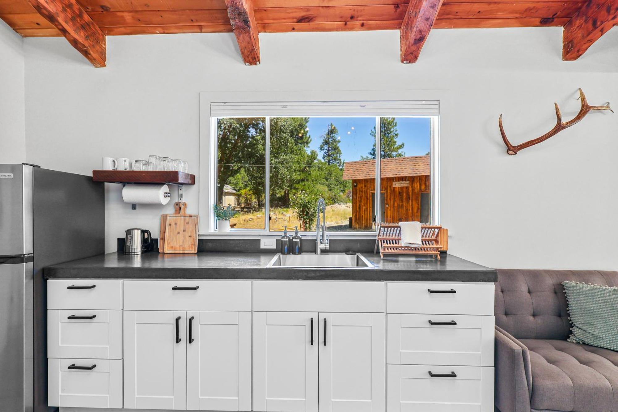 Basecamp Lodge Mount Shasta Room photo