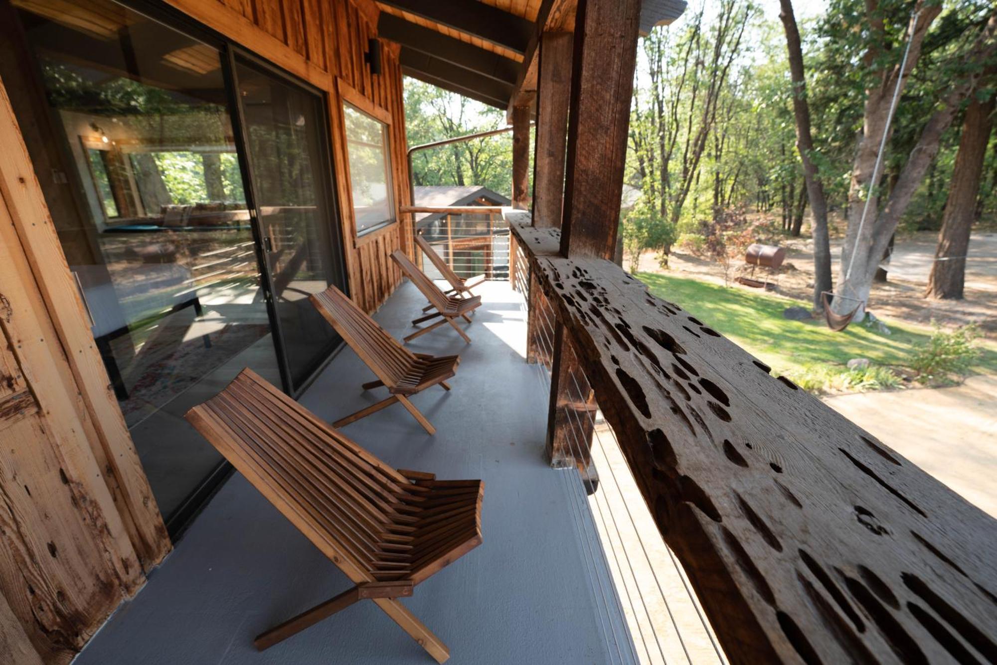 Basecamp Lodge Mount Shasta Exterior photo