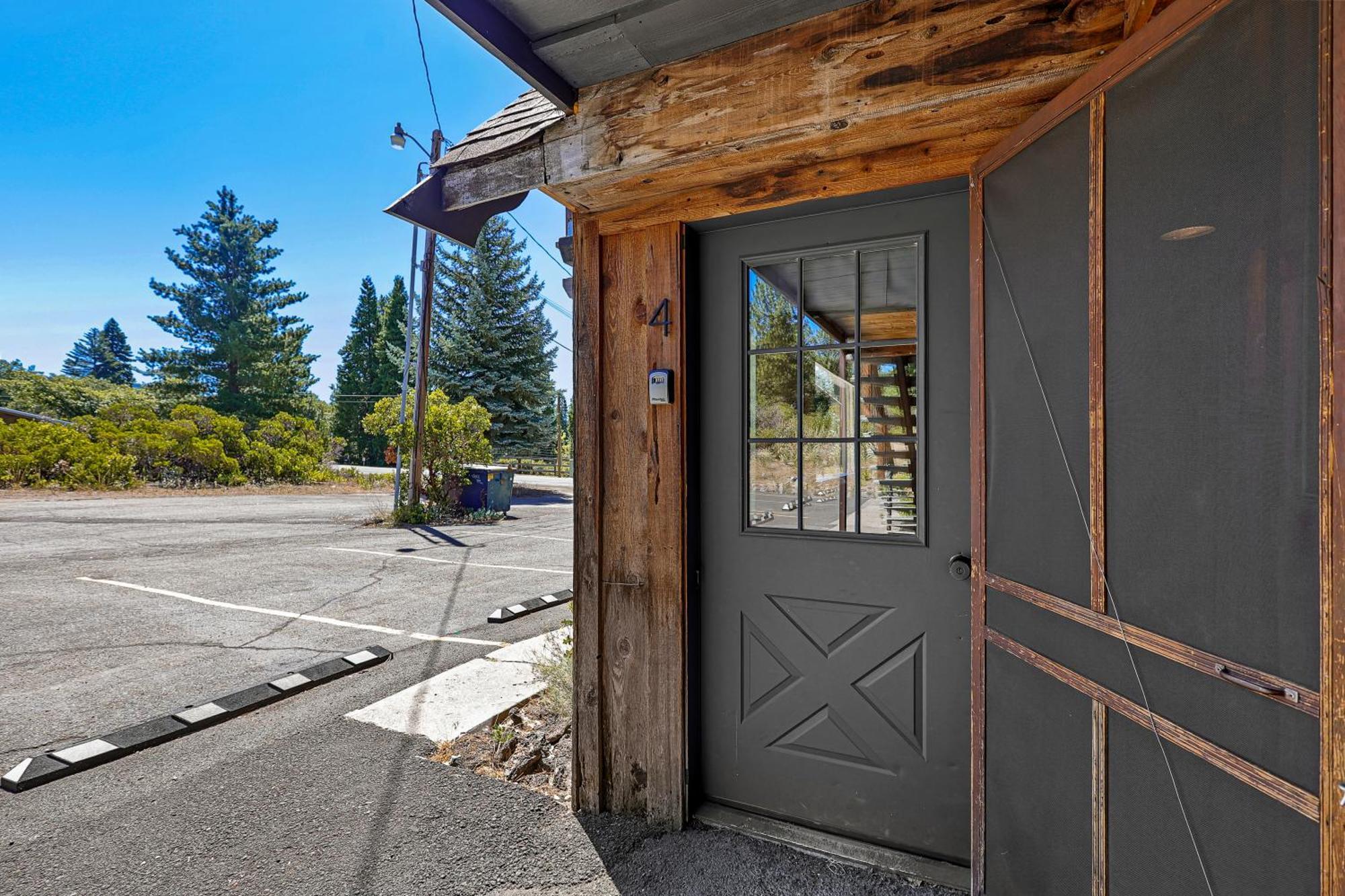 Basecamp Lodge Mount Shasta Room photo